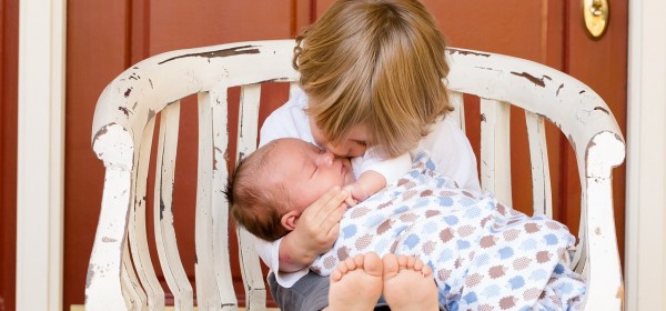 introduce child to new baby